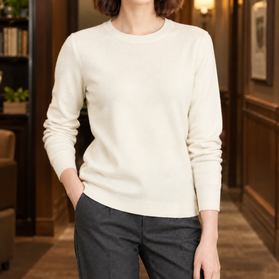 Women's Severine Crew Neck Sweater in White | Invictora.com