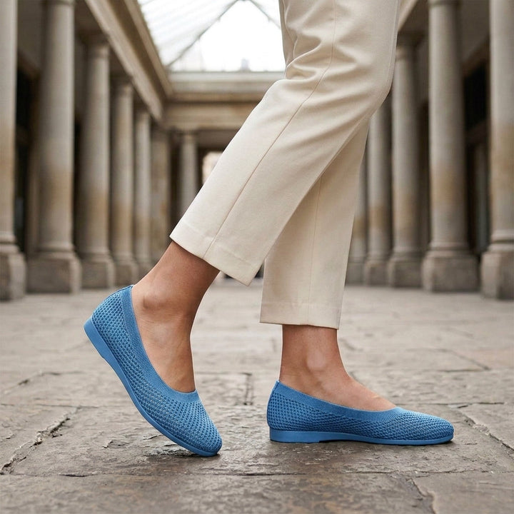 Women's Vicenza Knit Flats product image | Invictora.com