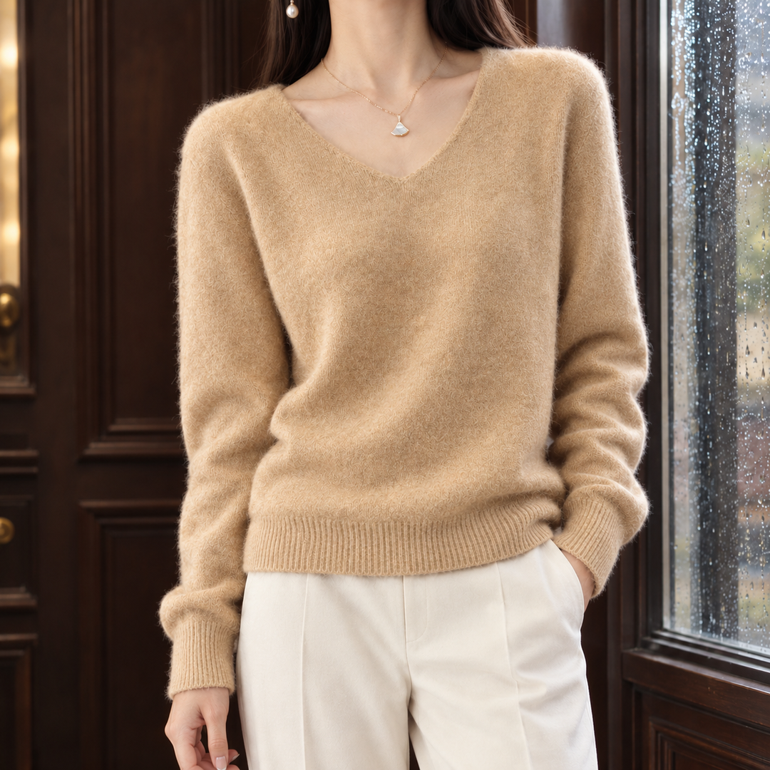 Women's Imogen-Mae V-Neck Sweater in Light Beige | Invictora.com