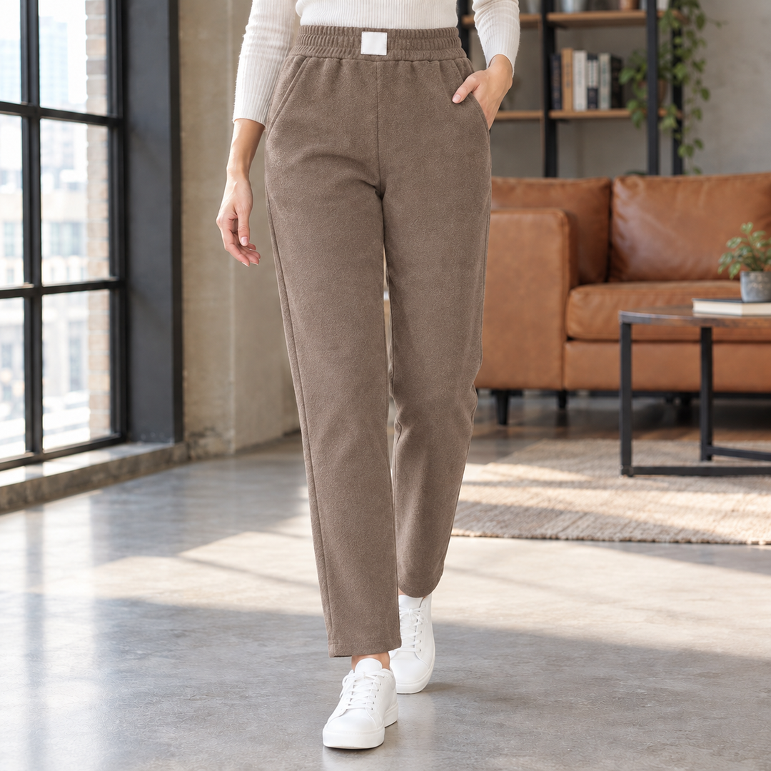 Women's Kara-Lane Straight Leg Pants in Black | Invictora.com