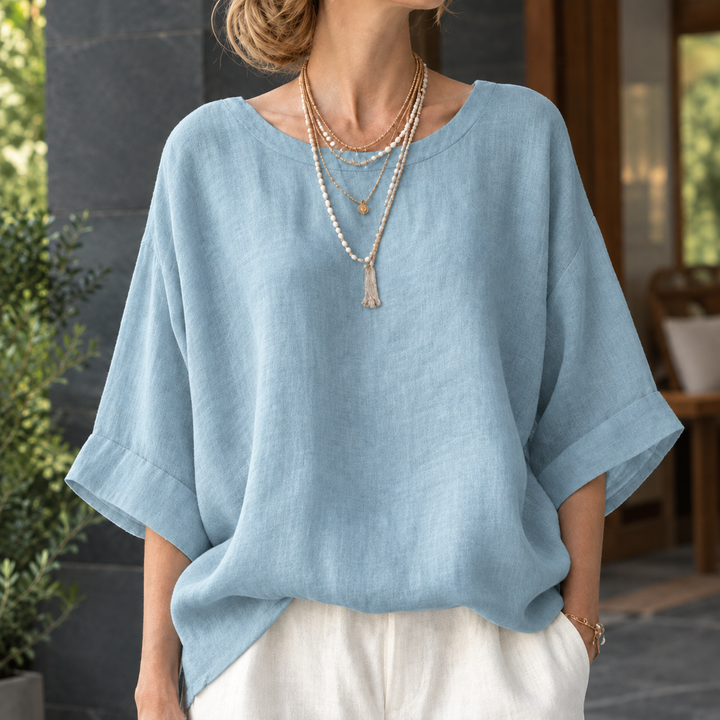 Women's Sasha Relaxed Top in White | Invictora.com