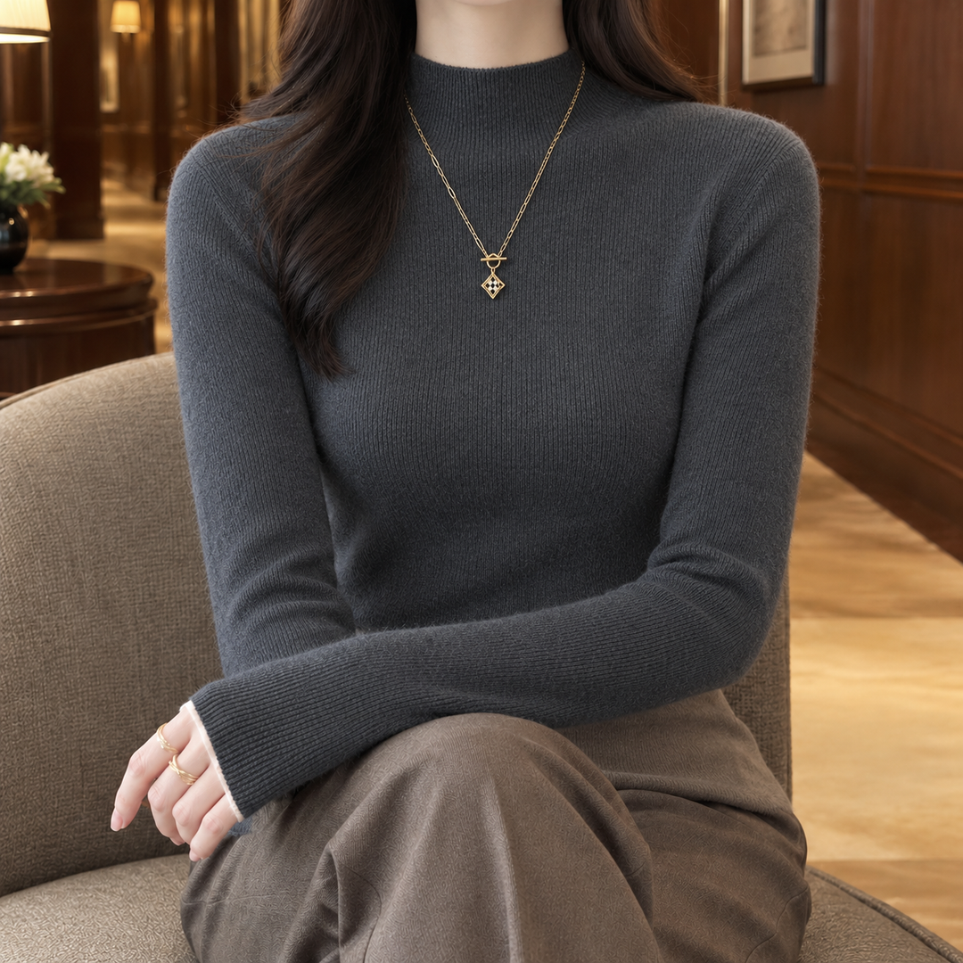 Women's Brigitte-Marie Cashmere Sweater in White | Invictora.com