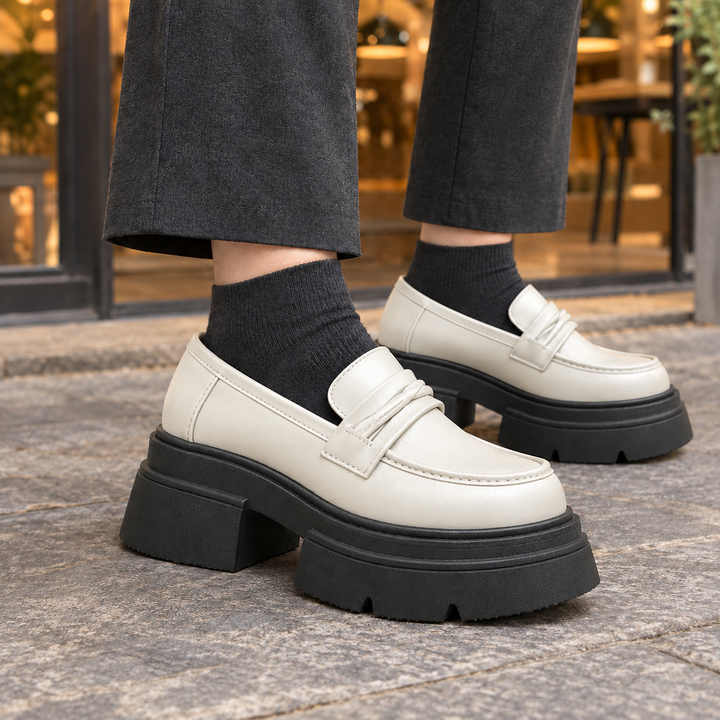 Women's Erbetta Platform Loafers in Black | Invictora.com