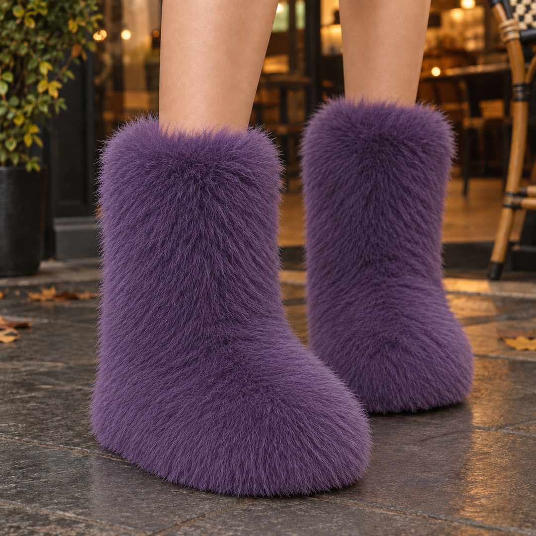 Women's Urbino-Verona Plush Boots in White | Invictora.com