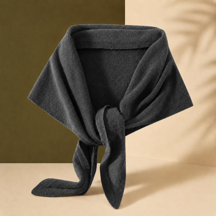Women's Chatsworth Wrap Cashmere Scarf in Black | Invictora.com