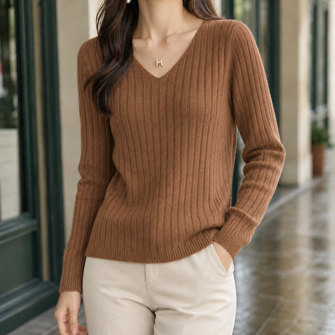 Women's Millie Ribbed Sweater in White | Invictora.com