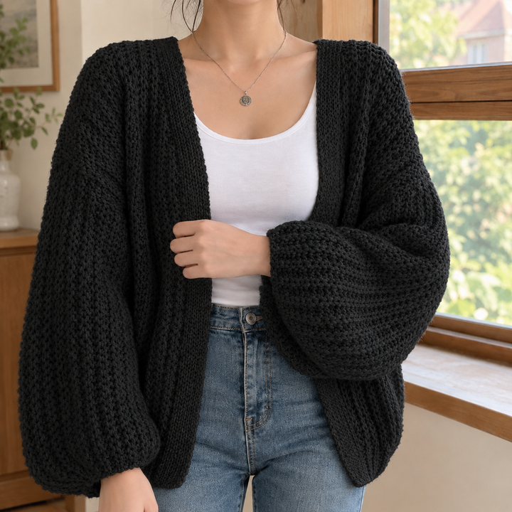 Women's Madeleine-Eve Chunky Cardigan in Gray | Invictora.com