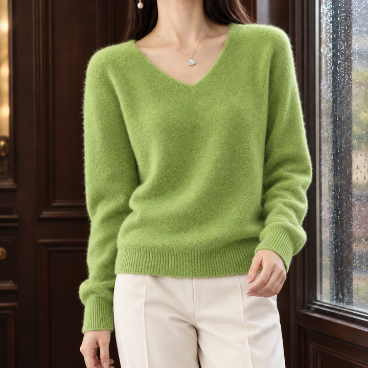 Women's Imogen-Mae V-Neck Sweater in Light Beige | Invictora.com