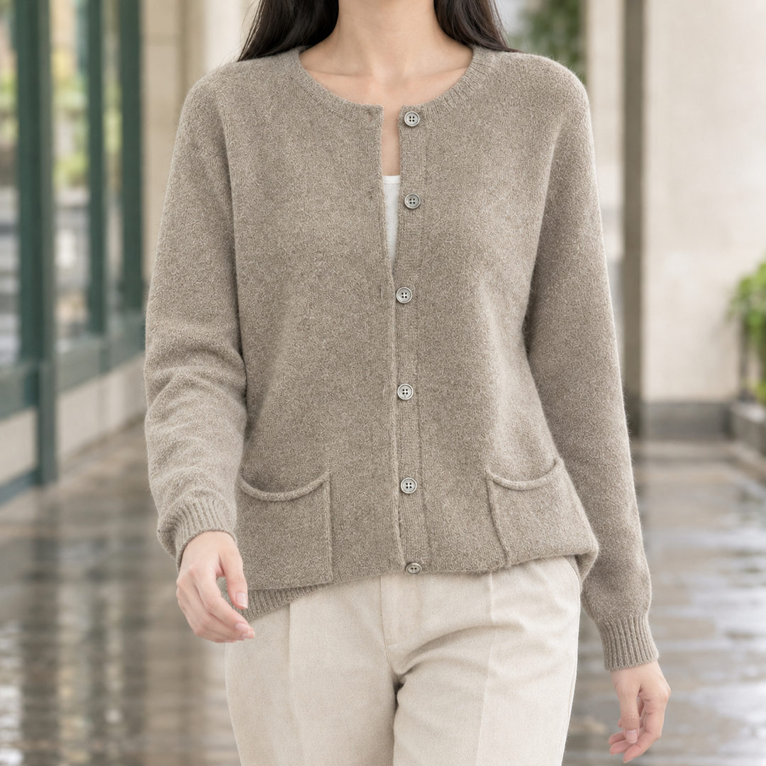 Women's Carina-Mae Pocket Cardigan in Black | Invictora.com