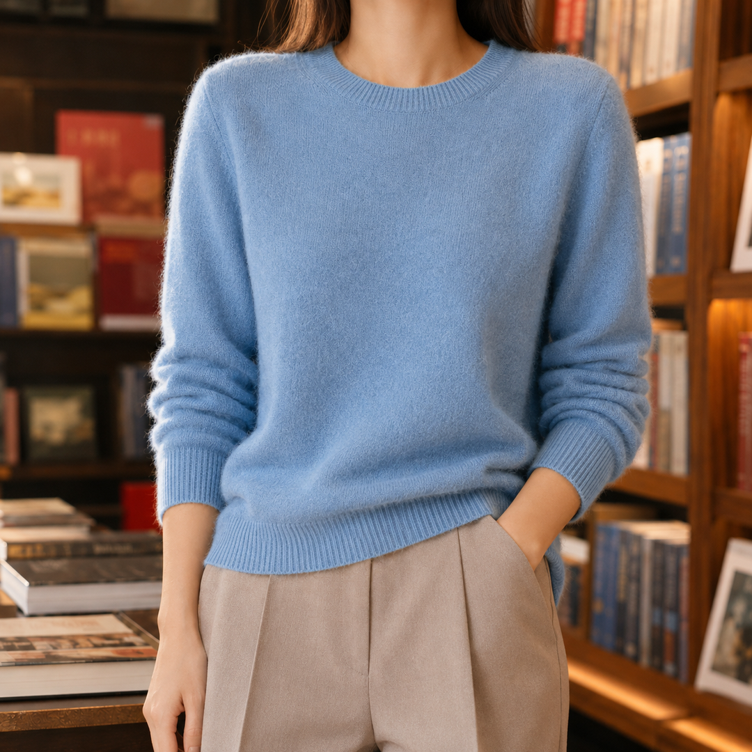 Women's Elodie Wool Sweater in Cream | Invictora.com