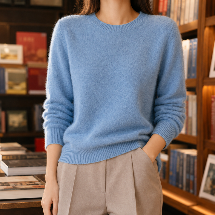 Women's Elodie Wool Sweater in Cream | Invictora.com
