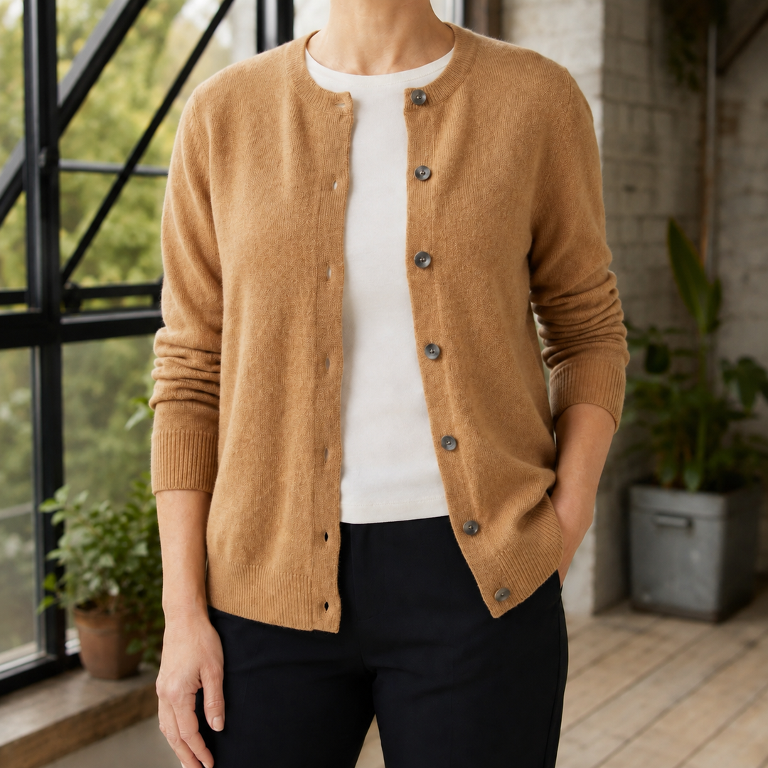 Women's Annabel-Jane Buttoned Cardigan | Invictora.com