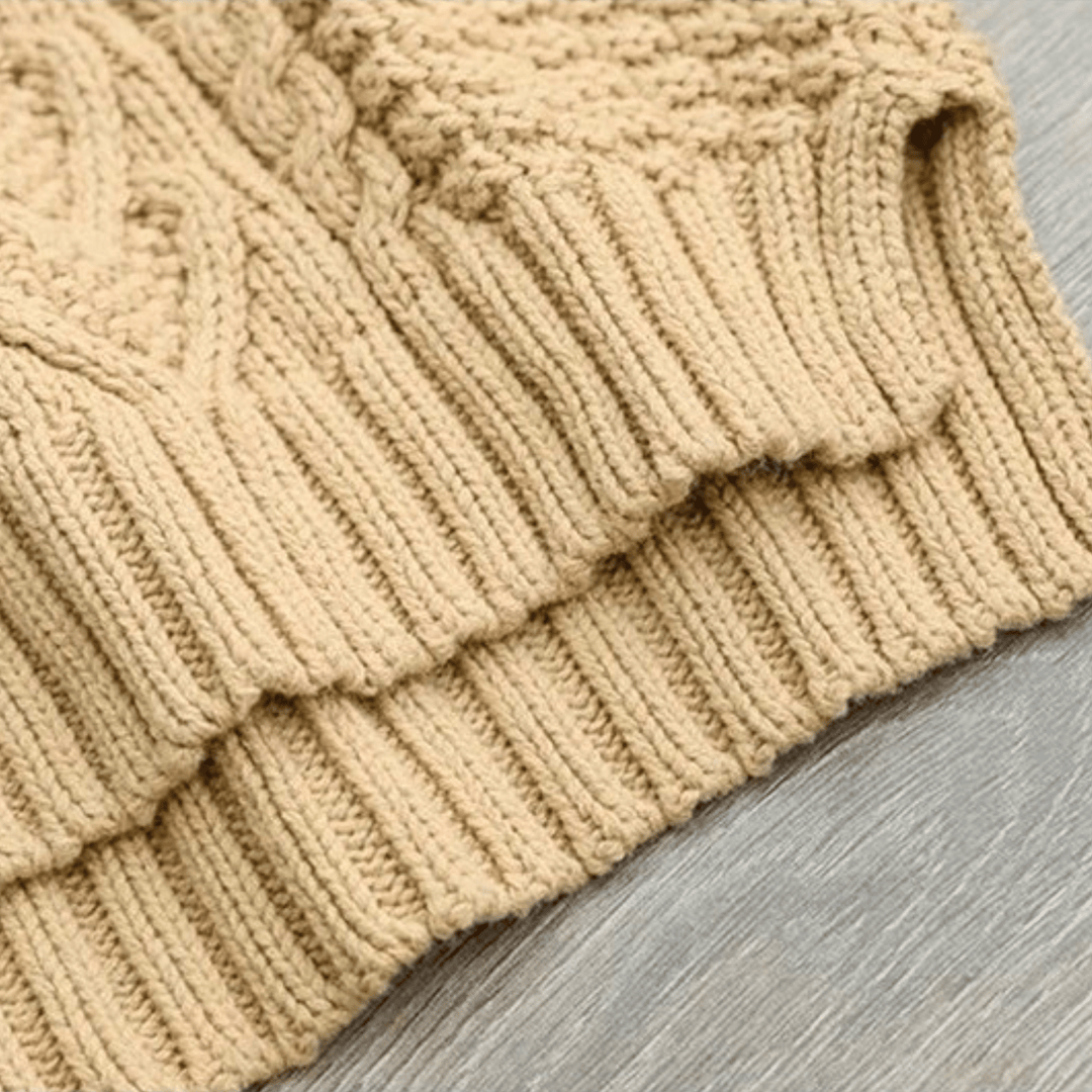 Women's Brooklyn Knit Sweater in Off White | Invictora.com