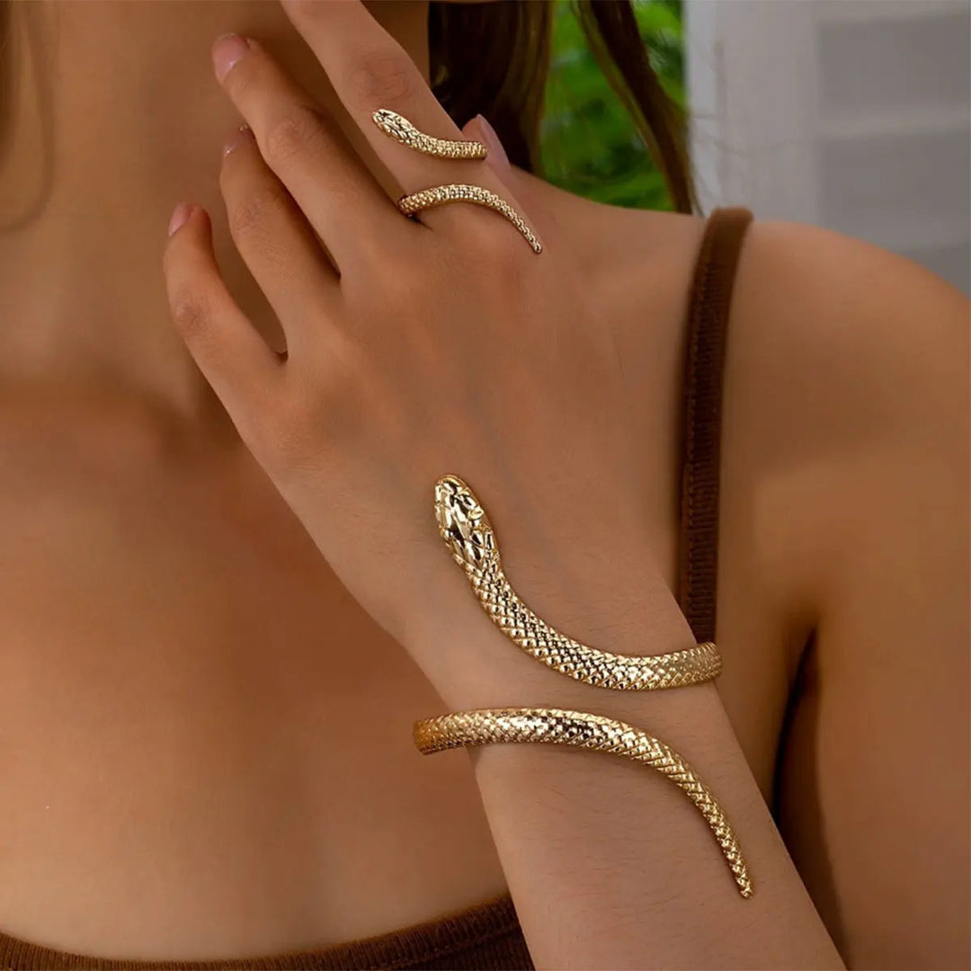 Women's Virella Sculpted Serpent Set in Gold | Invictora.com