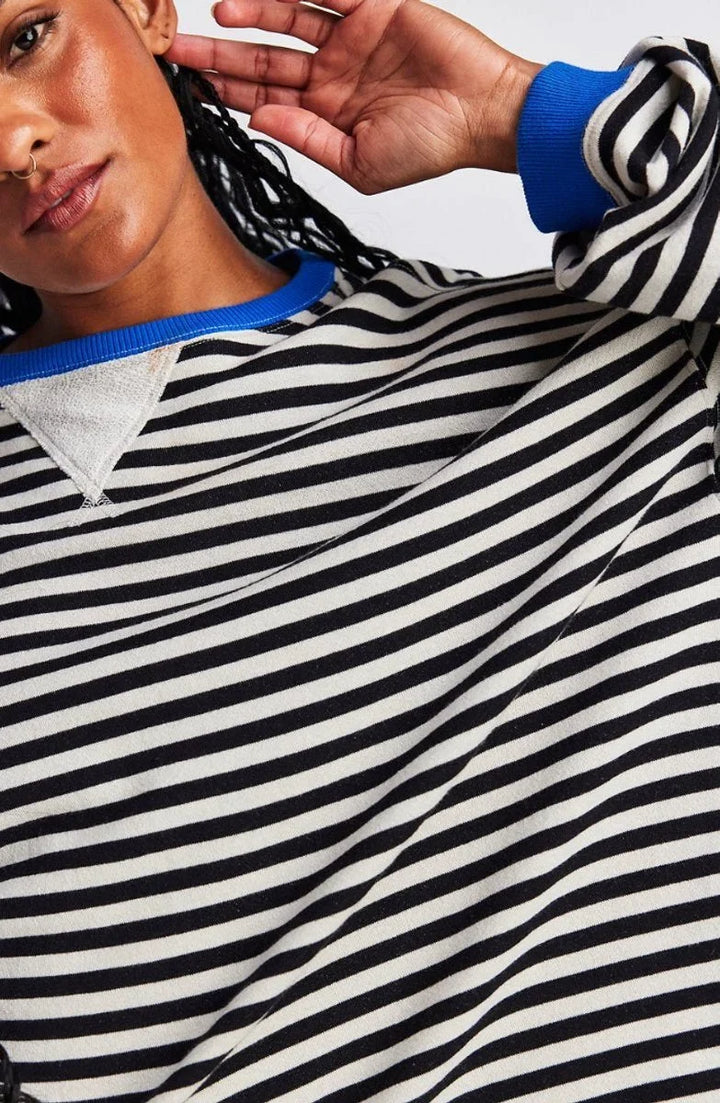 Women's Striped Oversized Pullover Sweater – Long Sleeves