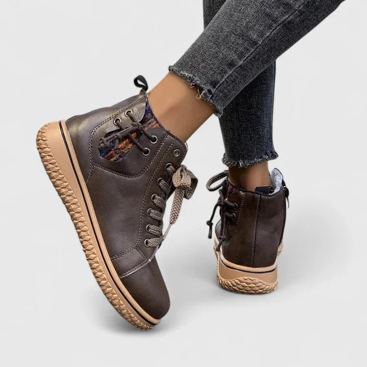 Women's Faux Leather Lace-Up Ankle Boots – A Chunky Ridged Sole