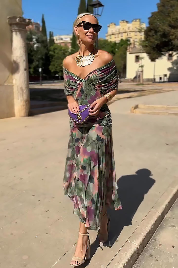 Women's Gradient Pleated Maxi Dress – Elegant Flowing Silhouette in Green | Invictora.com