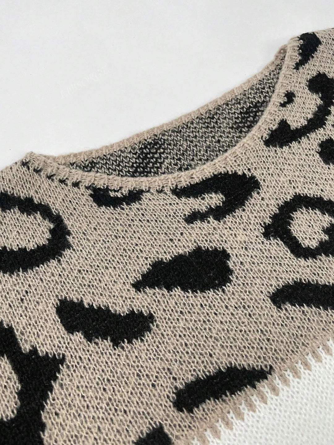 Women's Leopard Print Color-Block Knit Sweater – Ribbed Cuffs
