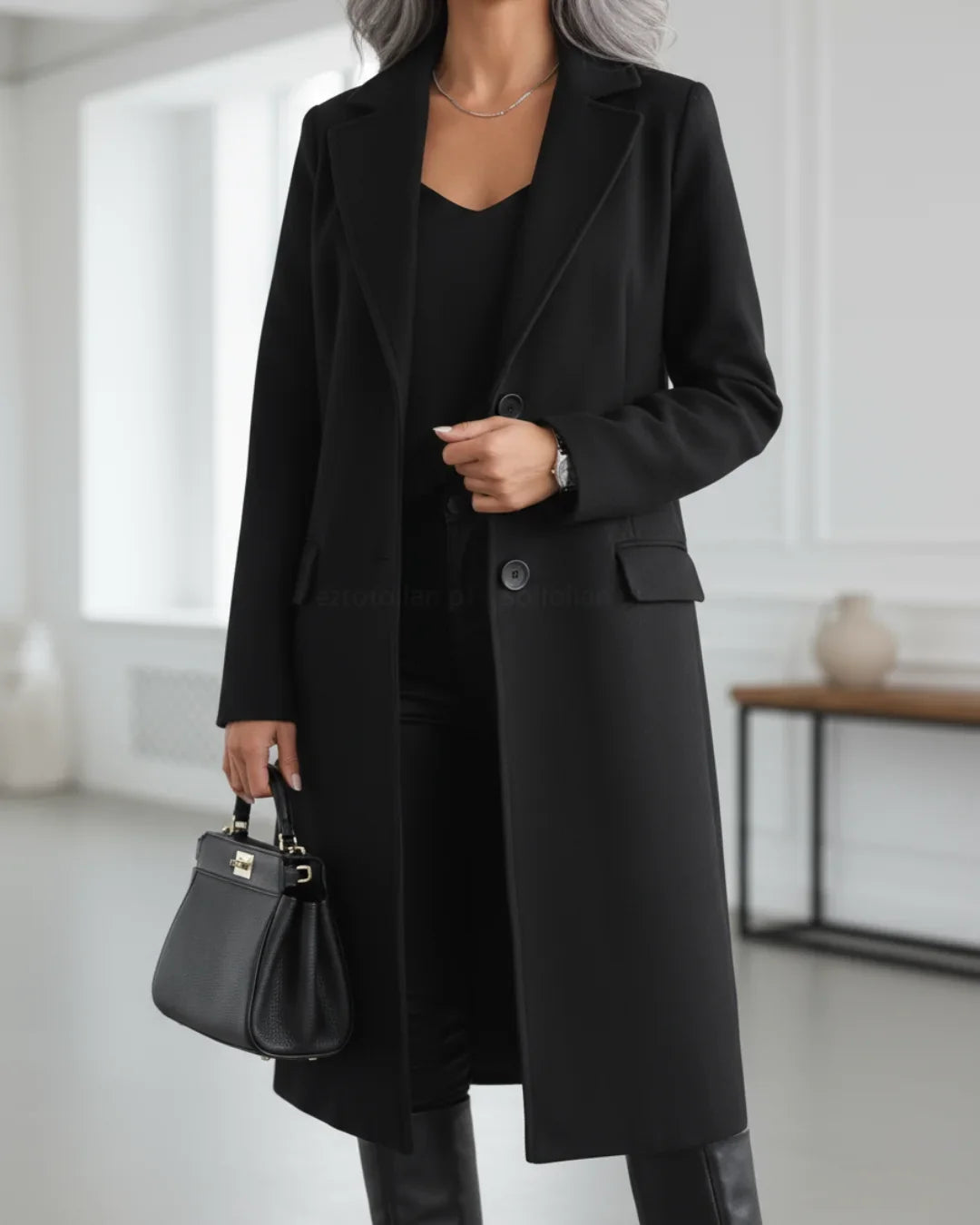 Women's Long Tailored Wool Coat – Notched Lapel And Single-Breasted Front