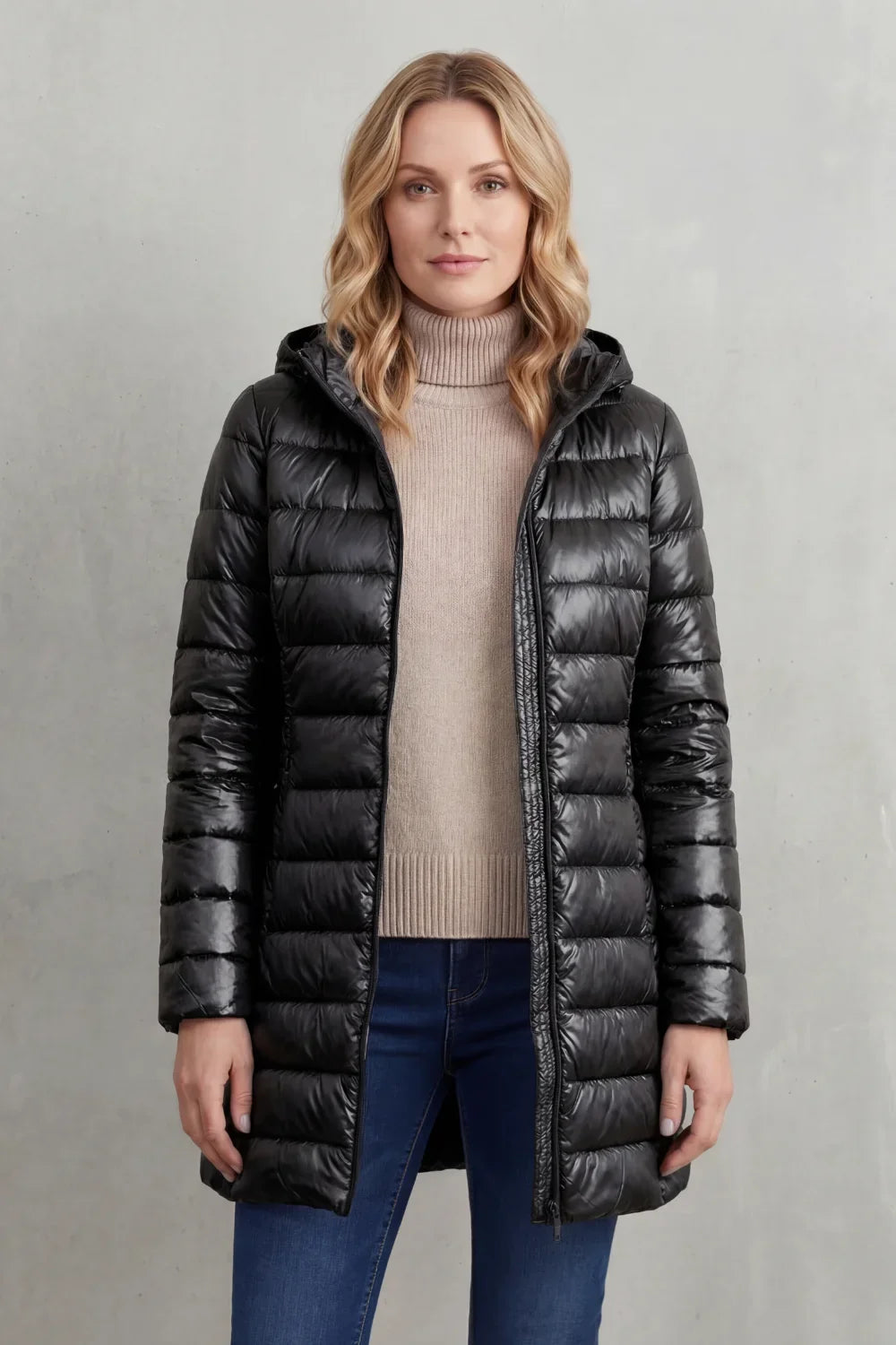 Women's Ultra-Lightweight Hooded Down Jacket For Cosy Warmth