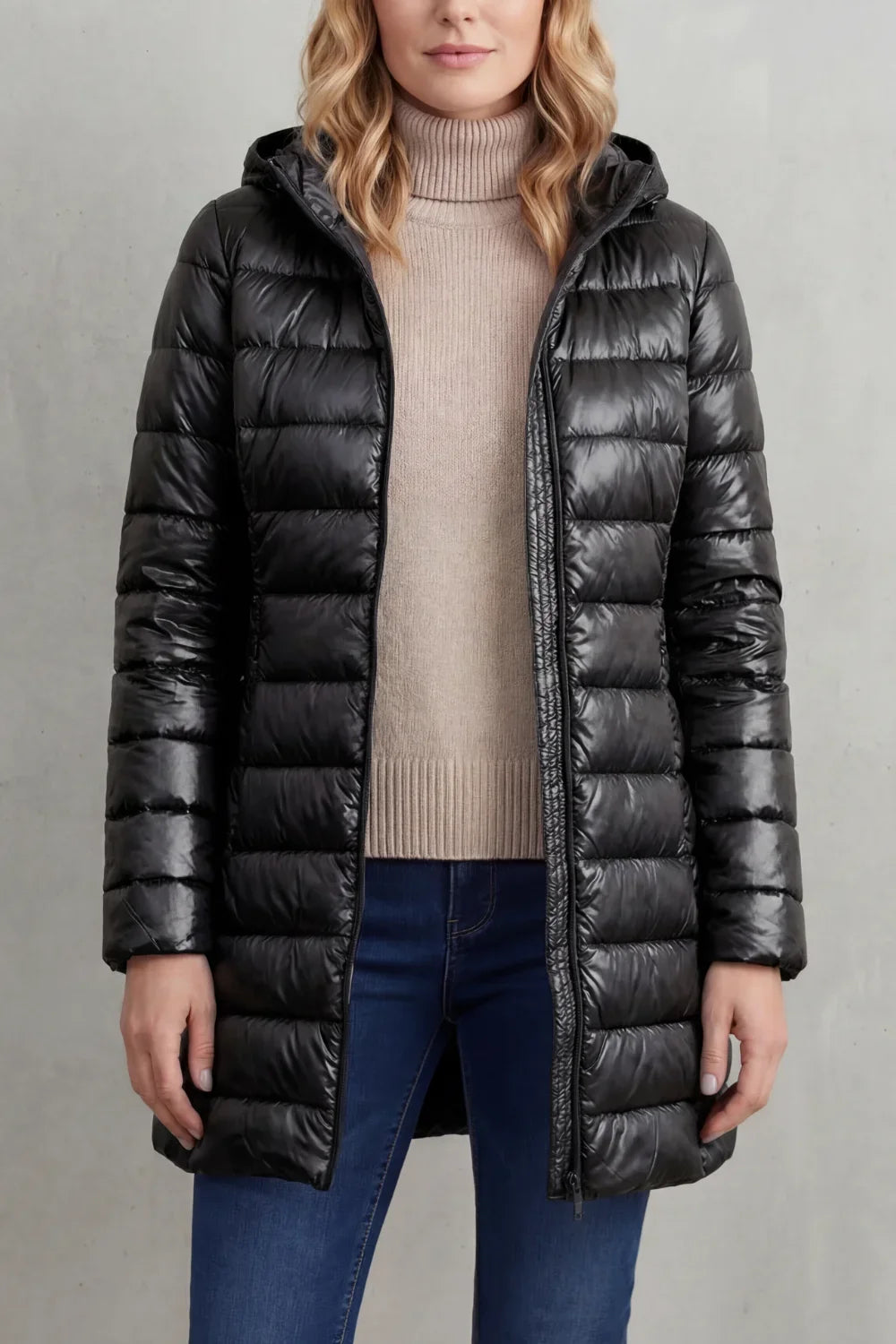 Women's Ultra-Lightweight Hooded Down Jacket For Cosy Warmth
